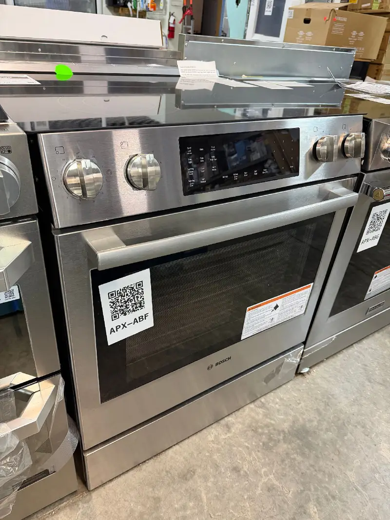 APX-ABF — Bosch HEI8056U Electric Range, Stainless Steel, front — Jefferson City