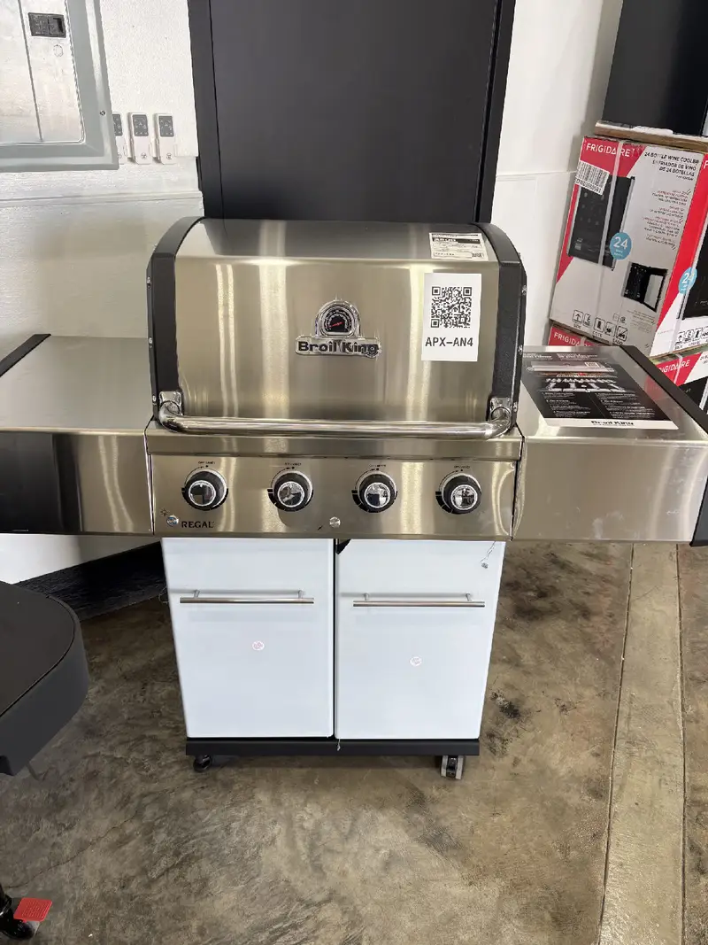 APX-AN4 — Broil King 956314 Gas Grill, Stainless Steel, front — Columbia