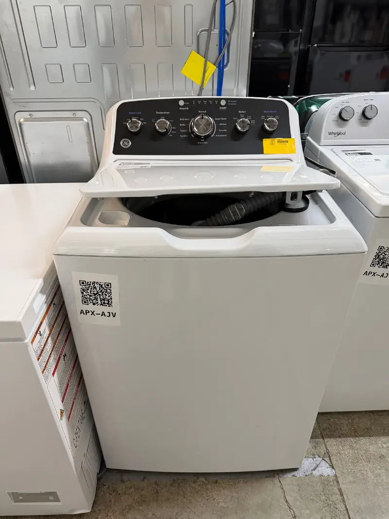 APX-AJV — GE GTW485ASWWB Top Load Washer, White, front — Jefferson City