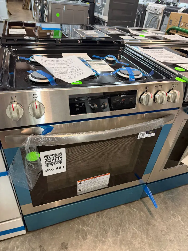 APX-ABJ — Frigidaire FCFG3083AS Gas Range, Stainless Steel, front — Jefferson City