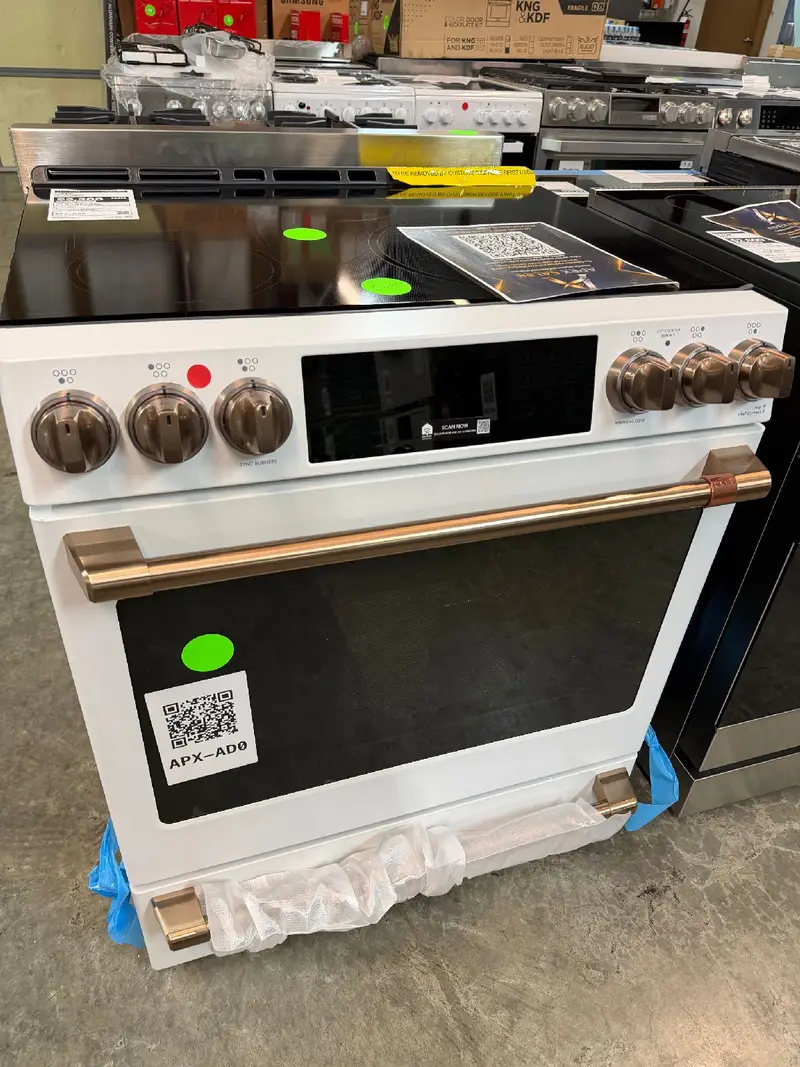 APX-AD0 — Café CHS900P4MAW2 Electric Range, Matte White, front — Jefferson City