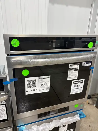 APX-AE7 — Frigidaire GCWS3067AF Electric Wall Oven, Fingerprint Resistant Stainless Steel, front — Columbia
