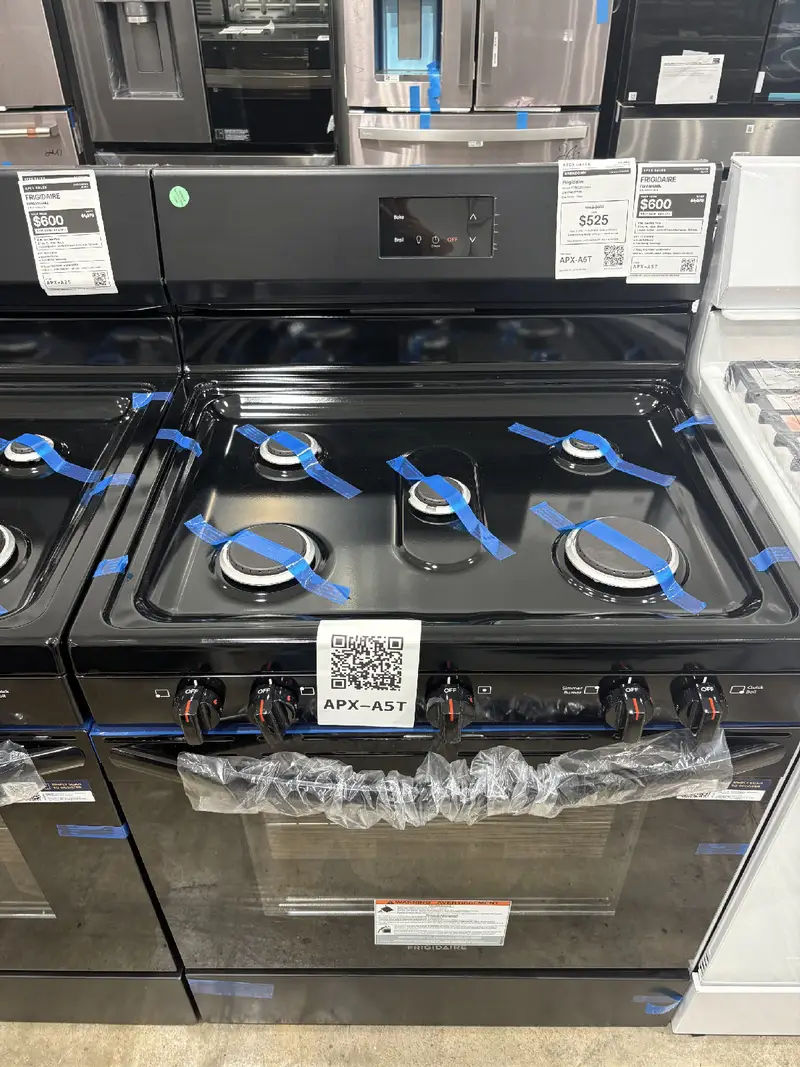 APX-A5T — Frigidaire FCRG3052BBJ Gas Range, Black, front — Columbia